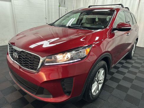 Used 2019 Kia Sorento LX w/ LX Convenience Package image 4