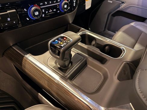 Used 2025 Chevrolet Silverado 1500 LT Trail Boss w/ Convenience Package II AWD/4WD image 27