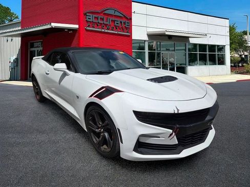 Used 2019 Chevrolet Camaro SS RWD image 2