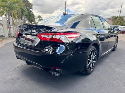 Used 2022 Toyota Camry SE image 8