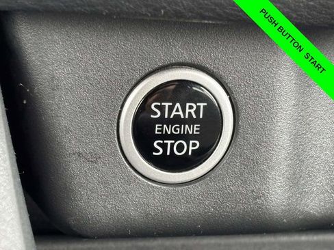 Used 2023 Nissan Rogue SV AWD/4WD image 14
