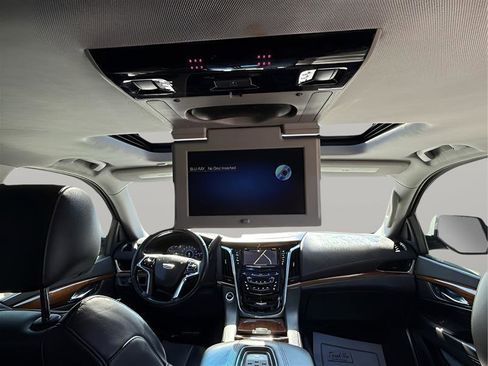 Used 2016 Cadillac Escalade ESV Luxury image 34