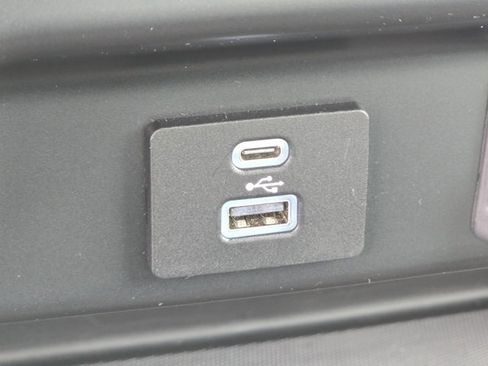 Used 2022 Ford F150 XLT AWD/4WD image 12