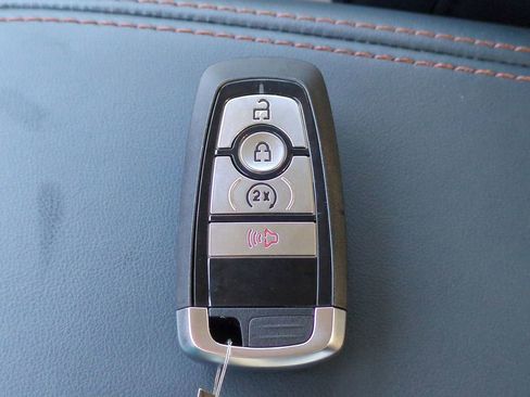 New 2025 Ford Maverick Lariat image 30