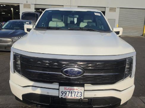 Used 2023 Ford F150 Lightning Platinum AWD/4WD image 2
