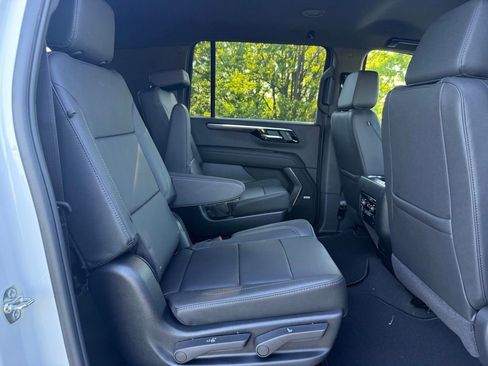 New 2026 Chevrolet Suburban RST w/ Comfort Package AWD/4WD image 19