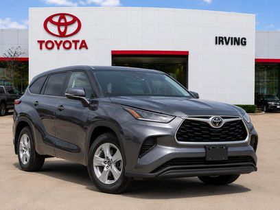 Used 2024 Toyota Highlander LE