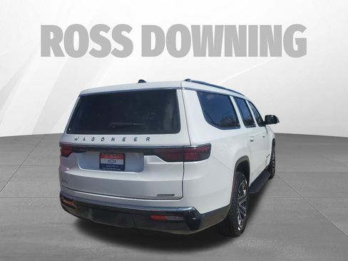 Used 2024 Jeep Wagoneer L Series II image 4