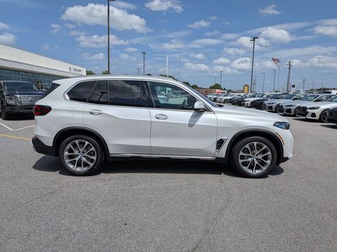 New 2026 BMW X5 xDrive40i w/ Climate Comfort Package AWD/4WD image 2