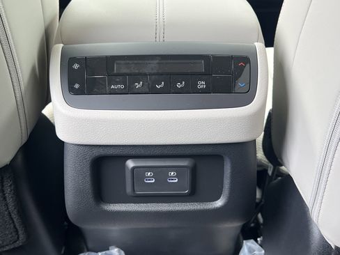 New 2026 Nissan Pathfinder SL AWD/4WD image 17