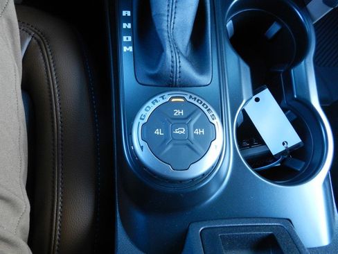 Used 2024 Ford Bronco Outer Banks image 10