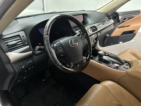 Used 2014 Lexus LS 460 AWD w/ Comfort Package image 18