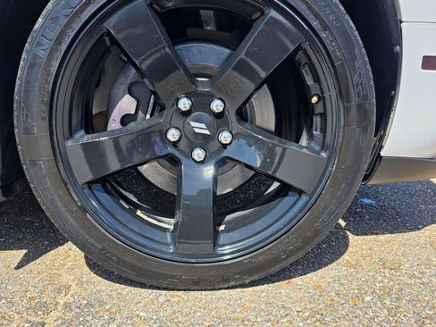 Used 2018 Dodge Challenger R/T RWD image 10