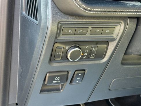 Used 2022 Ford F150 Lightning Platinum AWD/4WD image 33