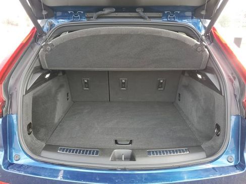 Used 2019 Cadillac XT4 Premium Luxury w/ Cold Weather Package image 27