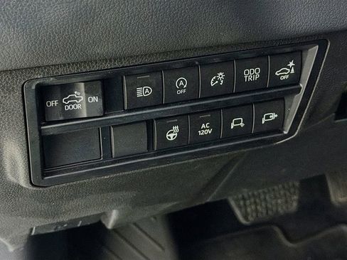 Used 2023 Toyota Tundra Limited AWD/4WD image 11