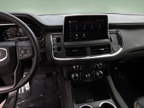 Used 2024 GMC Yukon AT4 AWD/4WD image 11