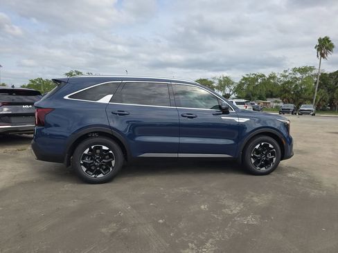 New 2026 Kia Sorento S FWD image 9