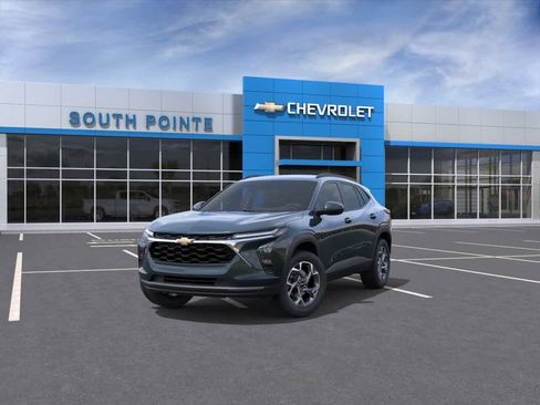 New 2026 Chevrolet Trax LT w/ Driver Confidence Package FWD image 8