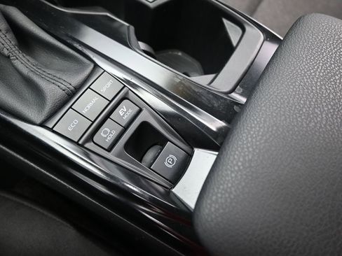 Used 2025 Toyota Camry LE image 33