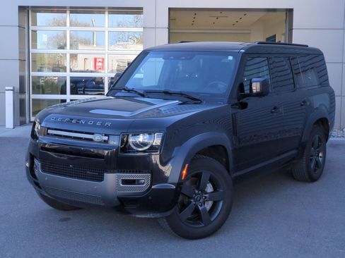 Used 2023 Land Rover Defender 130 X-Dynamic SE image 1