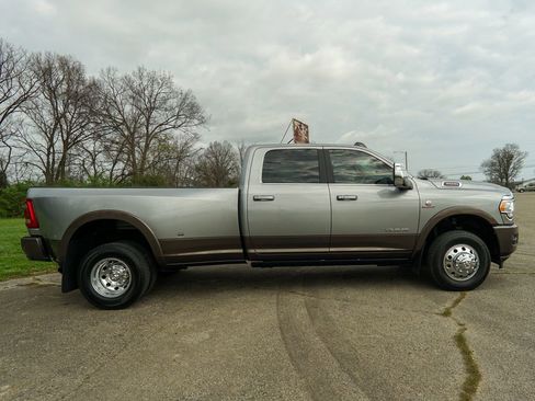 Used 2023 RAM 3500 Limited AWD/4WD image 2