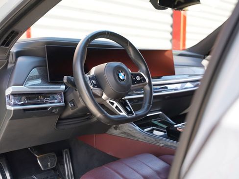 Used 2023 BMW 760i xDrive AWD/4WD image 15
