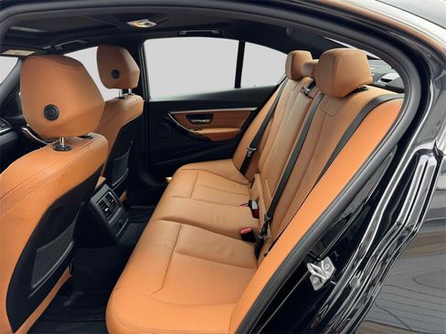 Used 2018 BMW 330i xDrive Sedan w/ Premium Package image 10