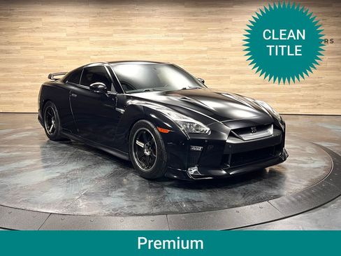 Used 2019 Nissan GT-R Premium w/ Premium Interior Package AWD/4WD image 1