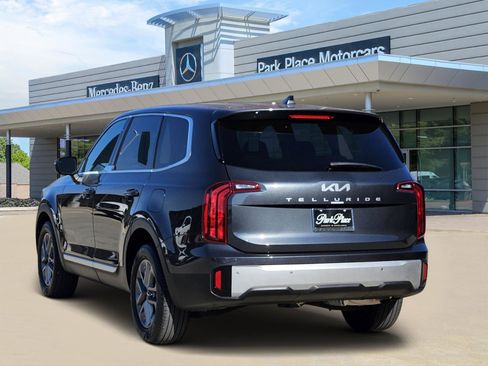 Used 2024 Kia Telluride LX image 4