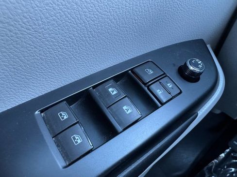 Used 2015 Toyota Highlander XLE image 33