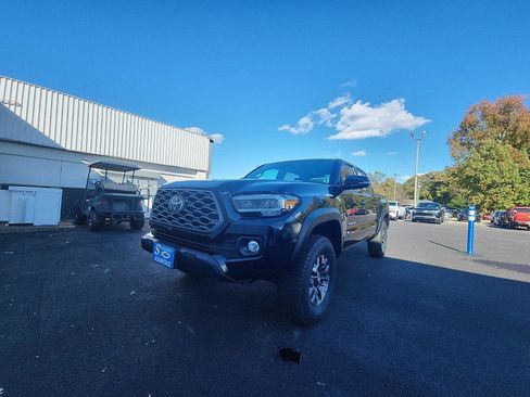 Used 2023 Toyota Tacoma TRD Off-Road image 1