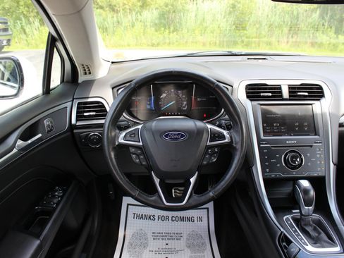 Used 2014 Ford Fusion Titanium FWD image 20