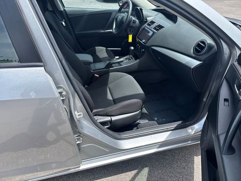 Used 2013 MAZDA MAZDA3 i SV FWD image 57