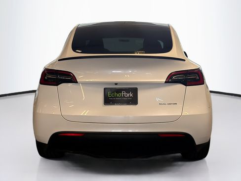 Used 2023 Tesla Model Y Long Range AWD/4WD image 5