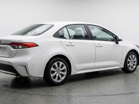 Used 2025 Toyota Corolla LE FWD image 9