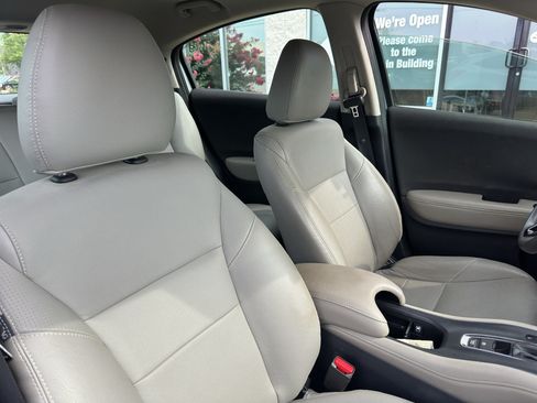 Used 2019 Honda HR-V LX image 13