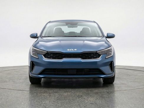 Used 2025 Kia K4 LXS image 2