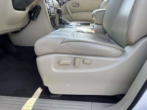 Used 2017 INFINITI QX80 2WD w/ Driver Assistance Package image 19