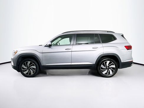 Used 2025 Volkswagen Atlas SE image 4