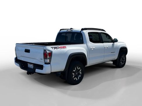 Used 2022 Toyota Tacoma TRD Off-Road w/ TRD Premium Off Road Package AWD/4WD image 5