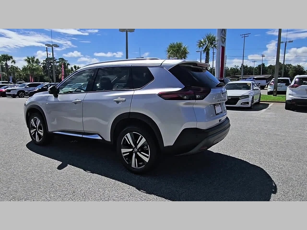 Used 2021 Nissan Rogue SL AWD/4WD image 29