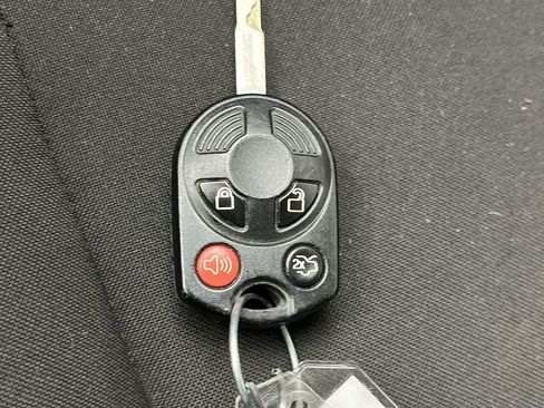 Used 2015 Ford Focus SE w/ SE Cold Weather Package image 21