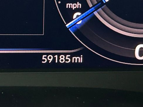 Used 2022 Volkswagen Atlas Cross Sport SE w/ Black Wheel Package image 21