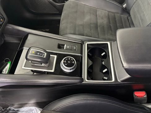 Used 2024 Mitsubishi Outlander SE image 30