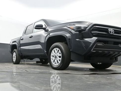Used 2025 Toyota Tacoma SR5 image 22