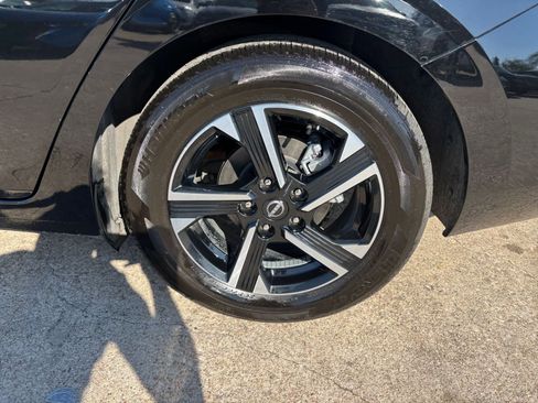 Used 2025 Nissan Sentra SV image 28