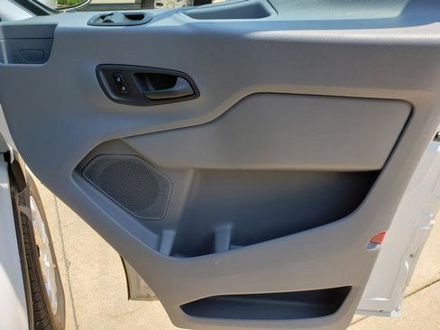 Used 2015 Ford Transit 350 XLT image 18