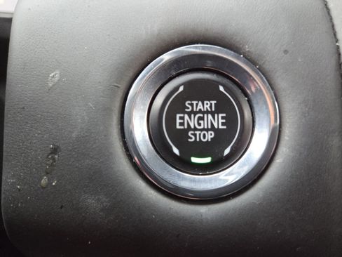 Used 2023 GMC Yukon Denali Ultimate AWD/4WD image 10