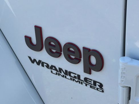 Used 2020 Jeep Wrangler Unlimited Rubicon AWD/4WD image 38